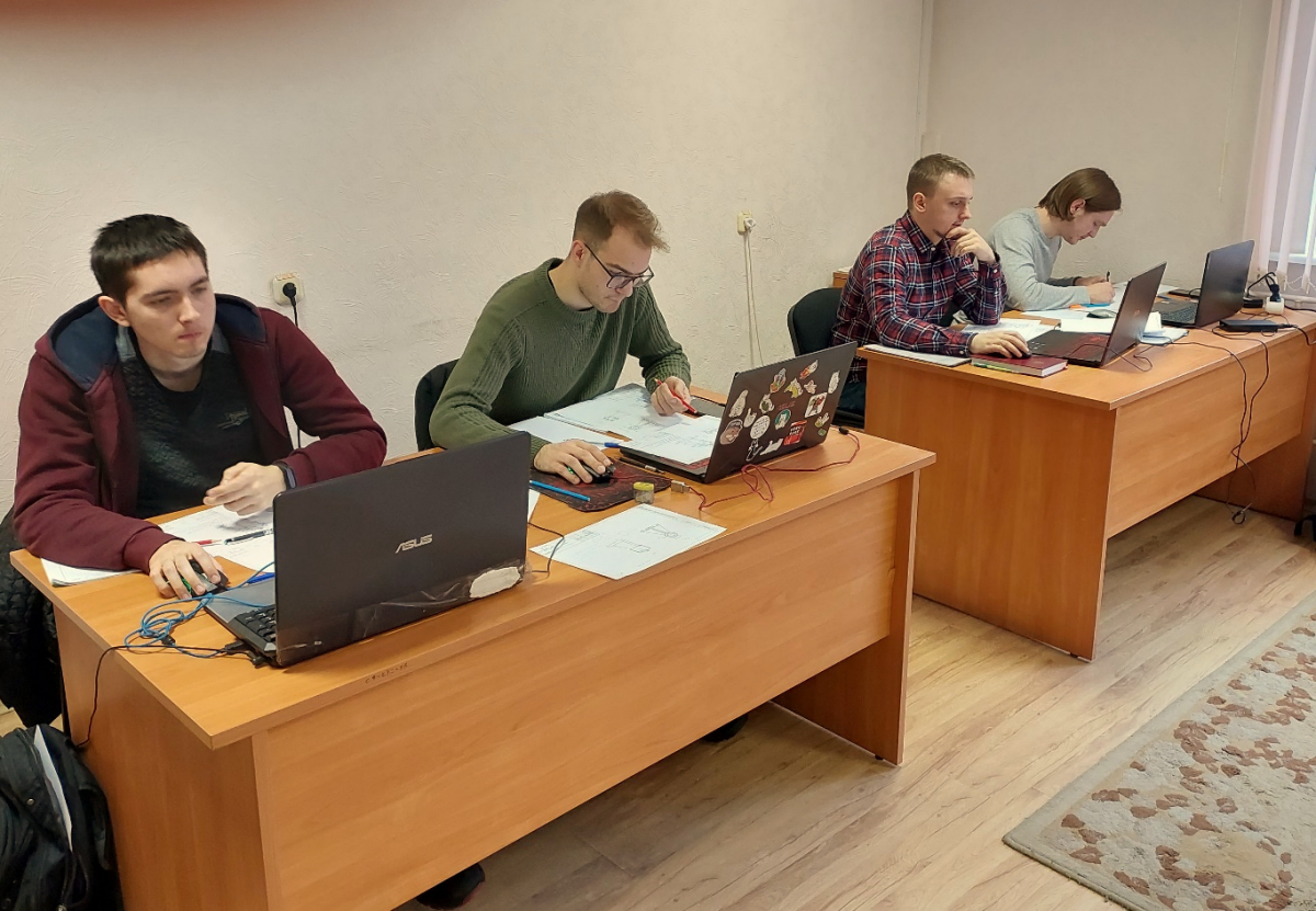 content_be5d8955ab029d60857b371f47c81f26.png_resizeToWidth=1200 Команда БНТУ во время участия в ВСО (слева направо): Александр Жилан, Андрей Бартошик, Никита Прищепчик, Ян Шпилевский